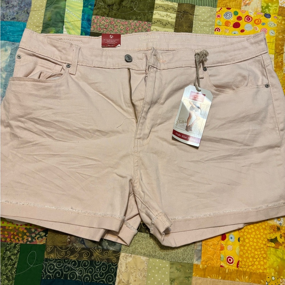 Signature by Levi Strauss Women's Jean Shorts in Light Pink